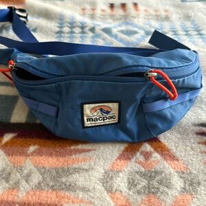 small macpac fanny pack